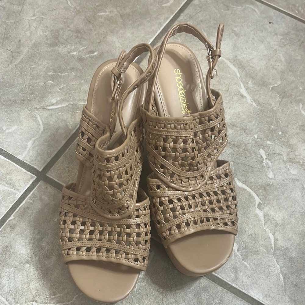 Stylish Tan Woven Sandals